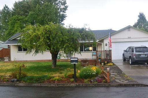 2217 NE 96th Ct - Photo 2 of 11