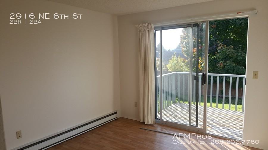 2916 NE 8th St - Photo 3 of 19