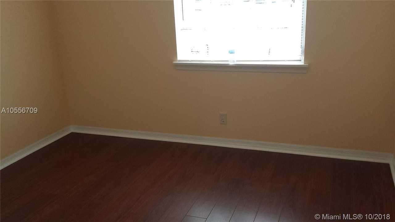 1861 Southwest 116th Way #1861 - Photo 3 of 5