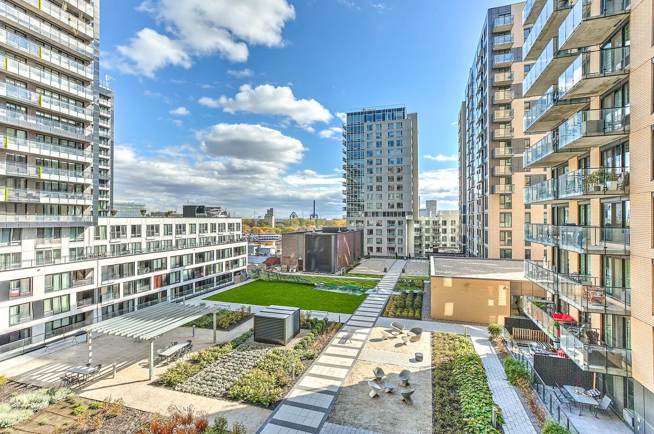 235 Rue Peel 612, Montréal, QC H3C 0P8 1 Bedroom Apartment for Rent