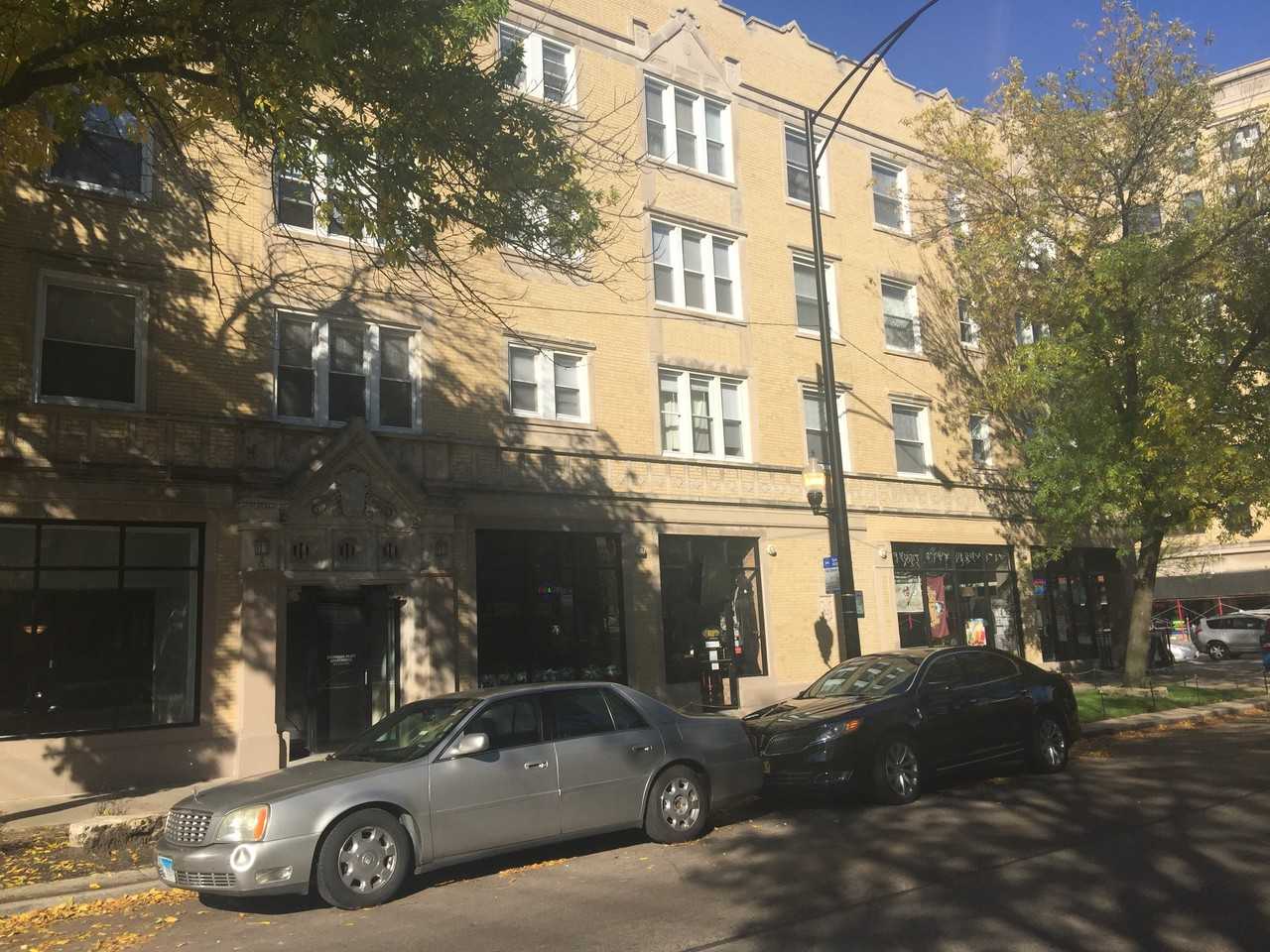 1203 West Pratt Boulevard - Photo 2 of 9