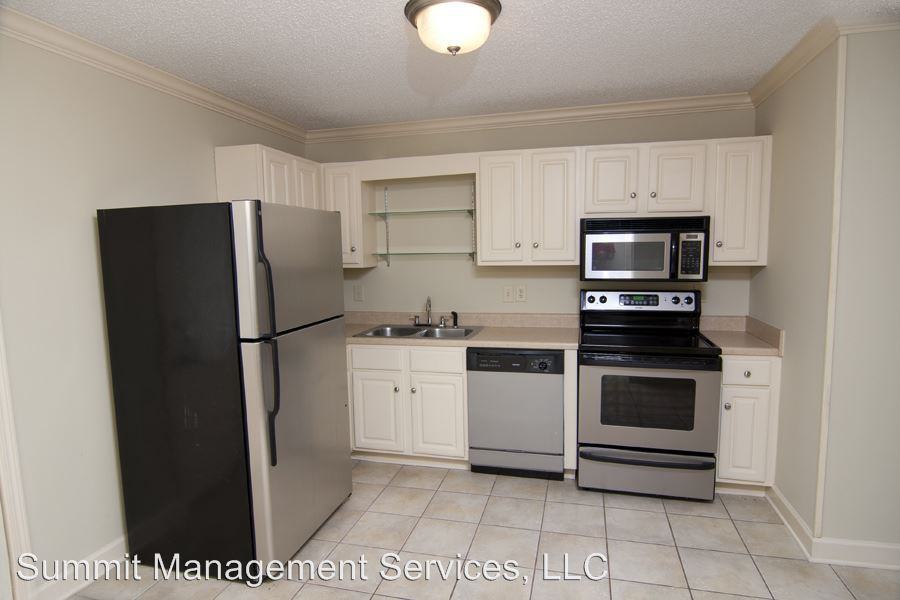 1016 Inverness Lane - Photo 3 of 10