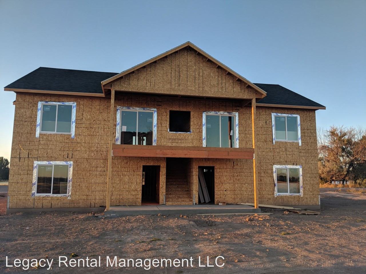 425 S 300 W - Photo 2 of 16