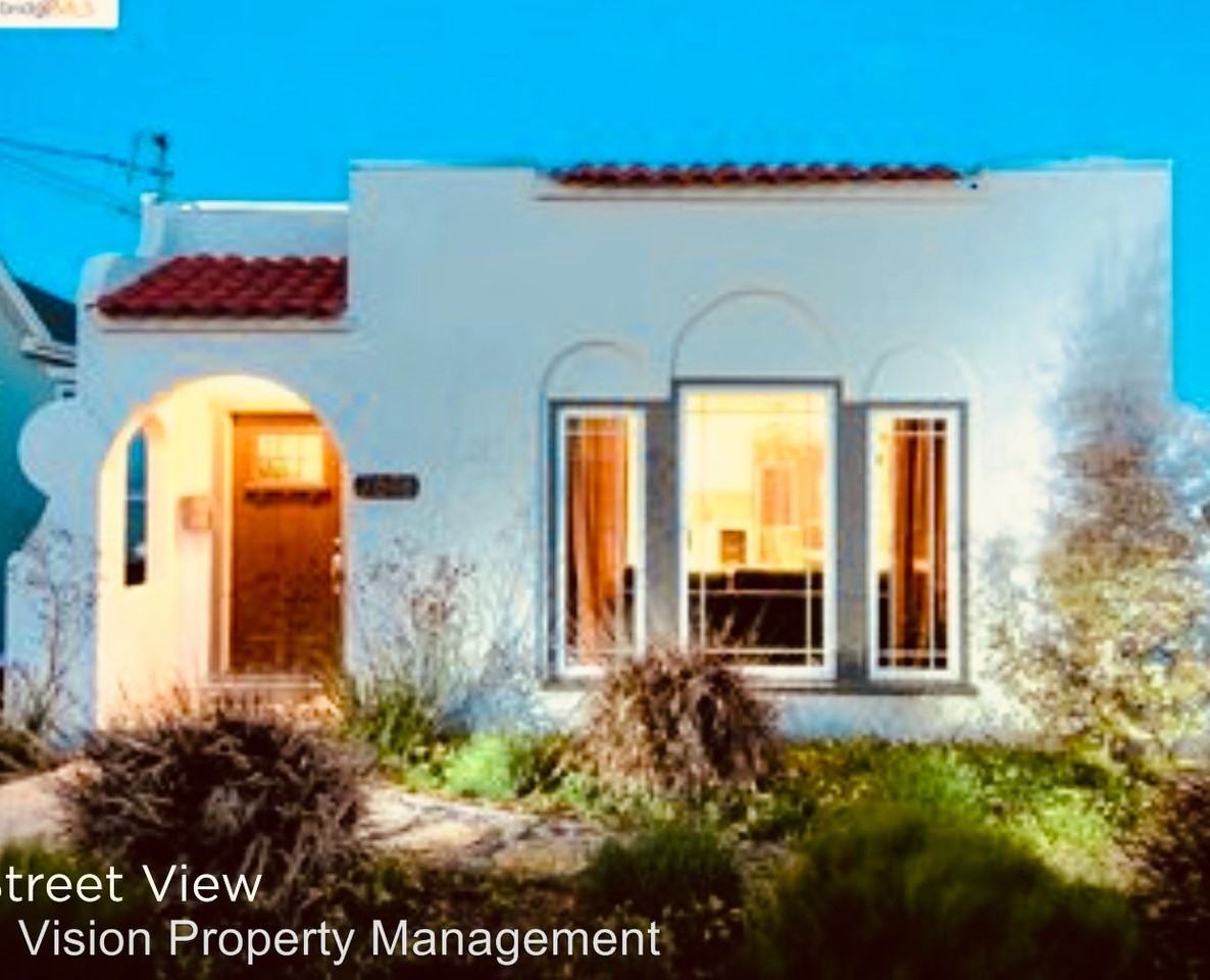 2618 Maxwell Ave - Photo 2 of 24