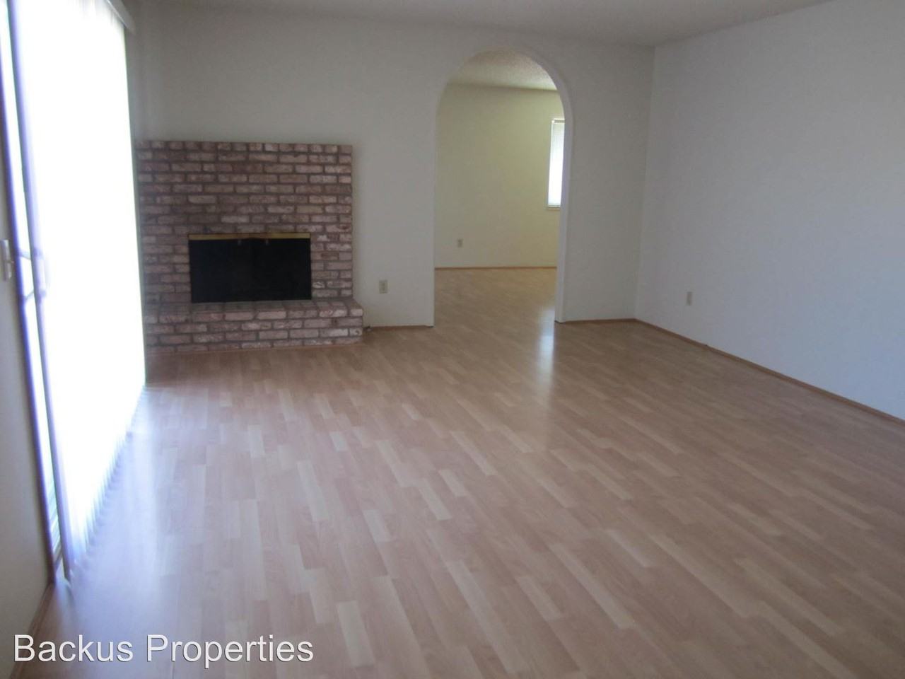 1663 Granada St - Photo 3 of 16