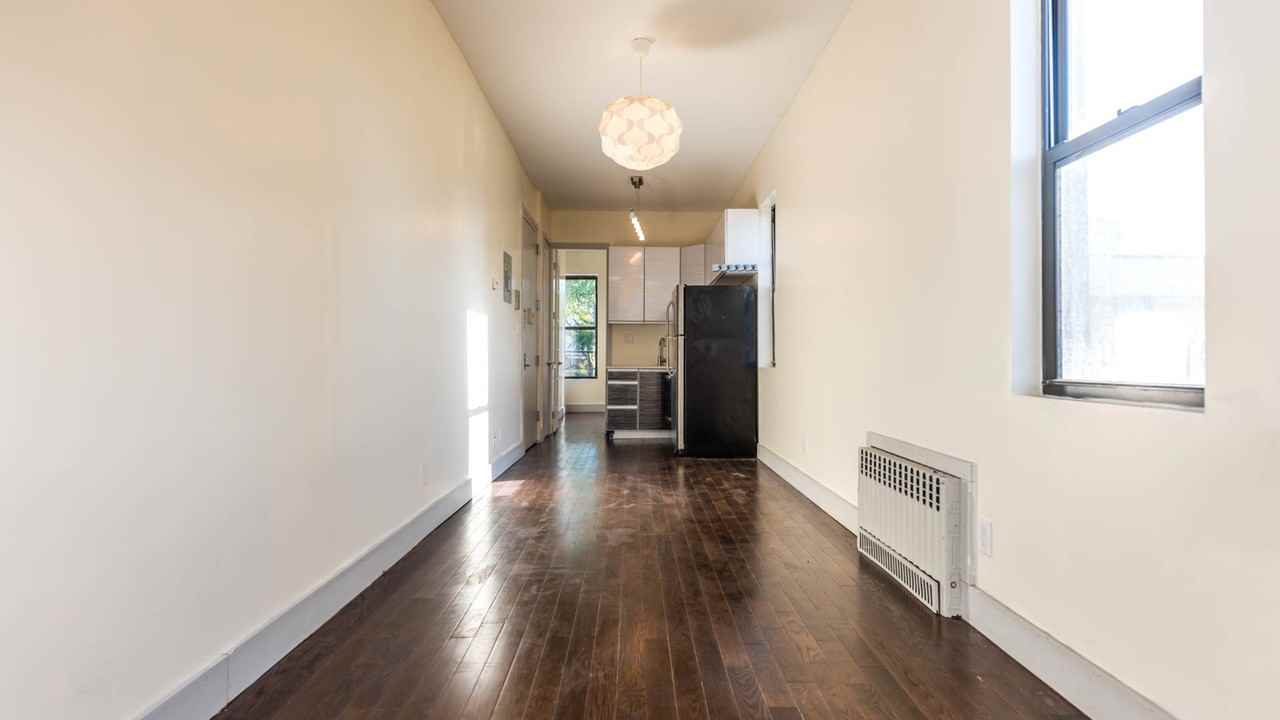 26 Wilson Avenue #2R