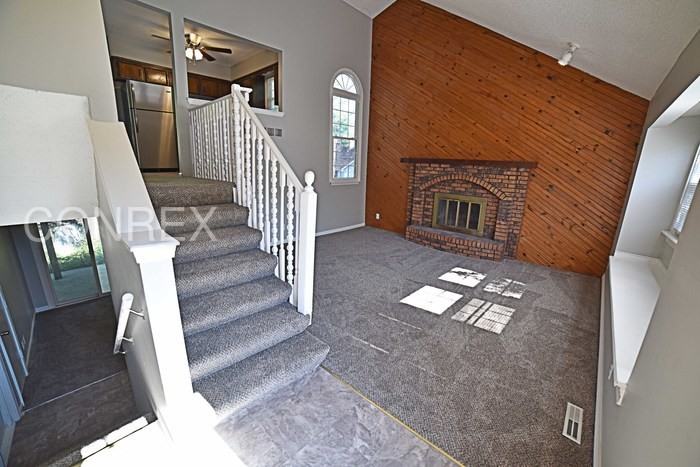 6120 N Baltimore Ave - Photo 2 of 6