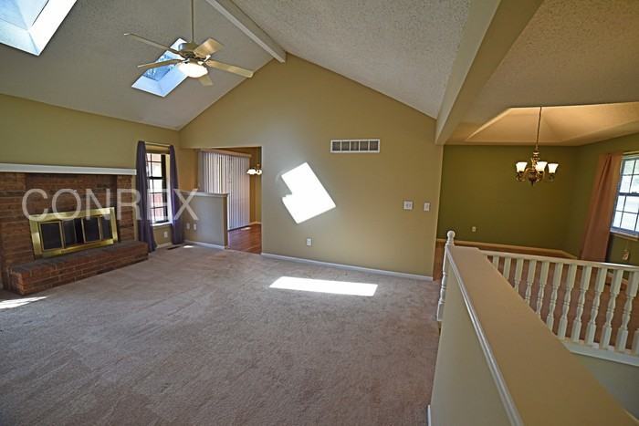 1107 NE 113 St - Photo 2 of 9