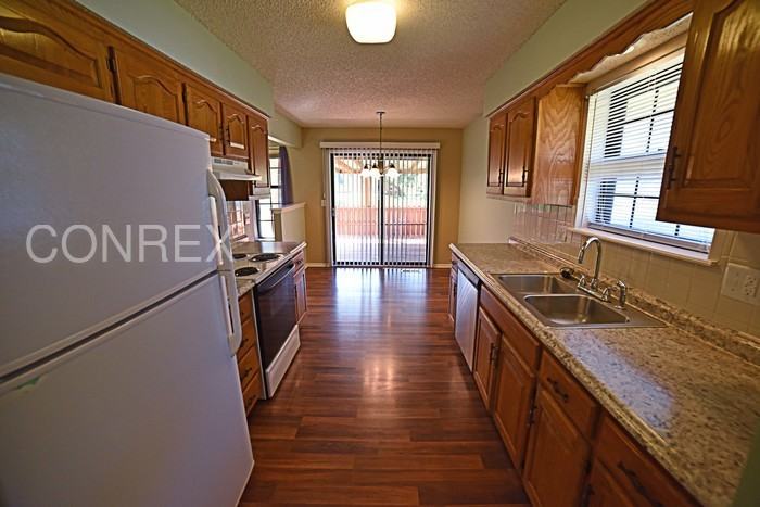 1107 NE 113 St - Photo 3 of 9