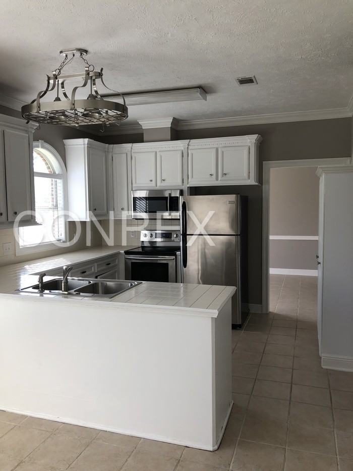235 Azalea Ct - Photo 2 of 10