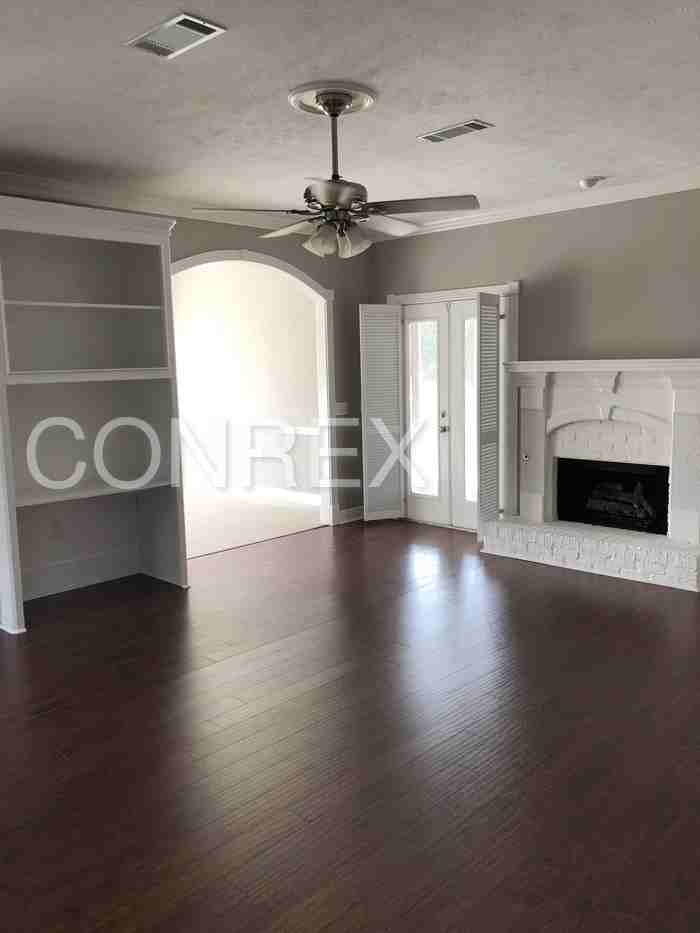 235 Azalea Ct - Photo 3 of 10