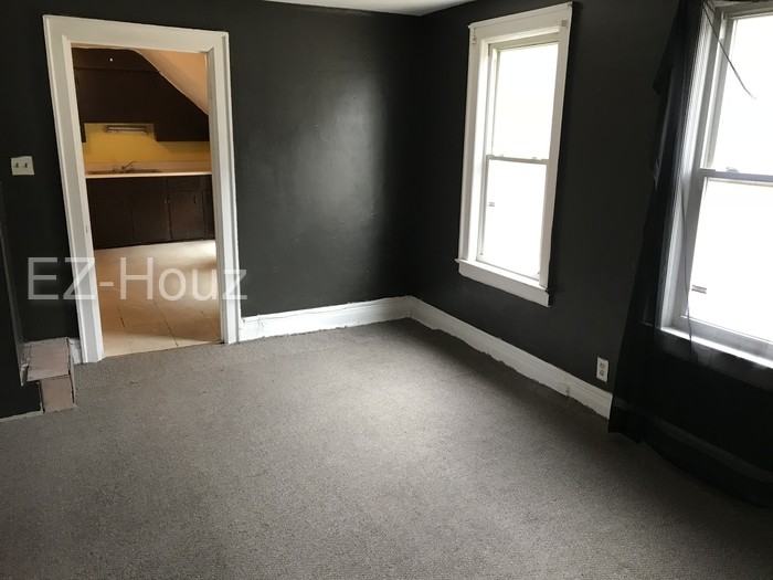 409 Koons Ave - Photo 2 of 9