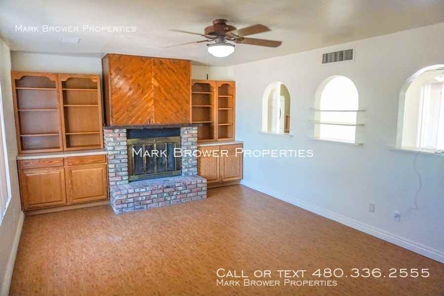 2541 E Inverness Ave - Photo 2 of 11