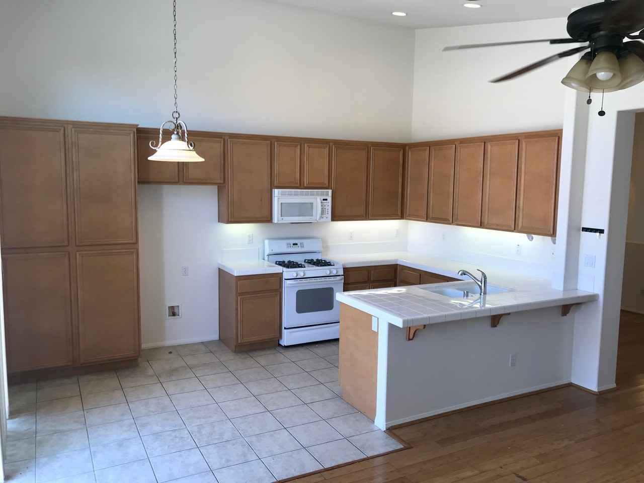 1101 Sagebrush Ave - Photo 3 of 26