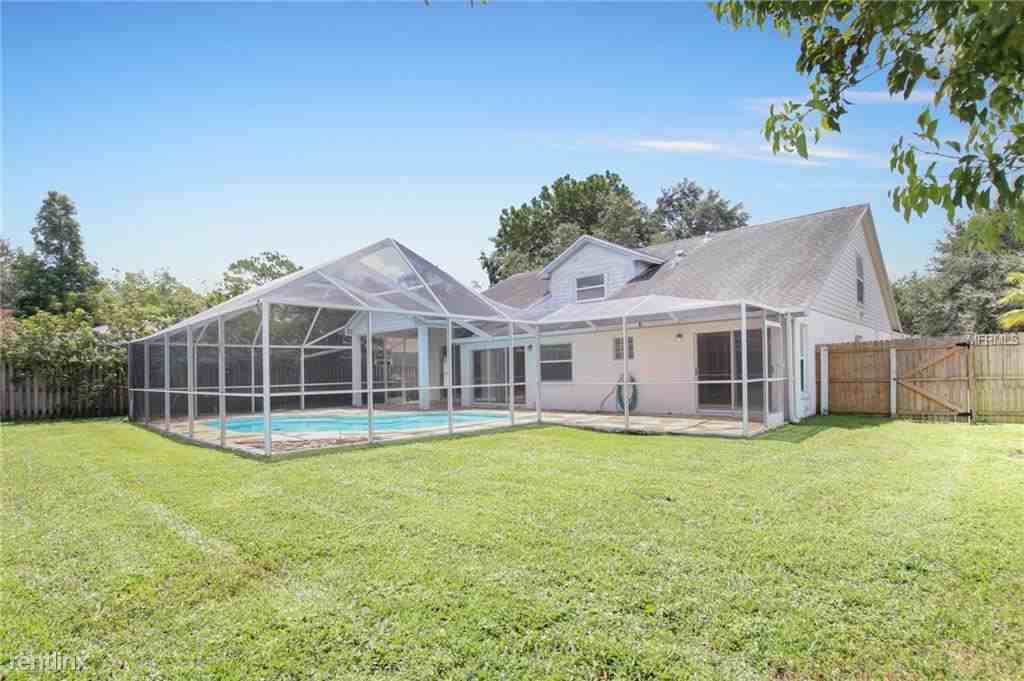 5411 Pine Bay Dr - Photo 2 of 10