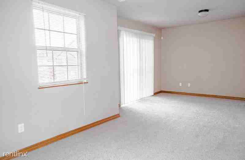 2863 W Hillshire Dr - Photo 2 of 8