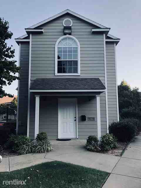 1782 N Gregg Ave