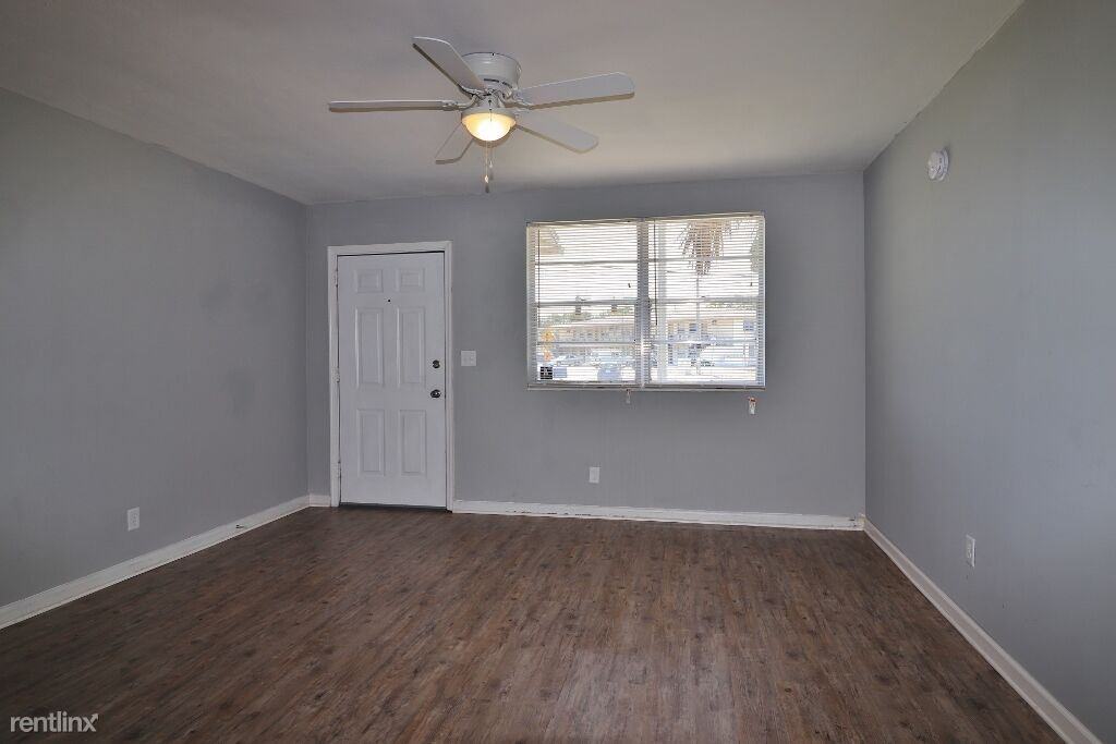 2802 Justina Rd - Photo 2 of 11