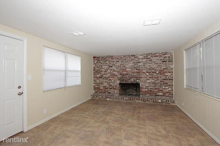 3026 Rogero Rd - Photo 3 of 15