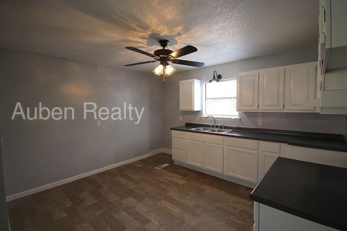 9035 Wooten Rd - Photo 3 of 9