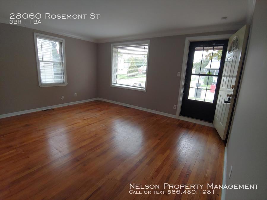 28060 Rosemont St - Photo 3 of 22
