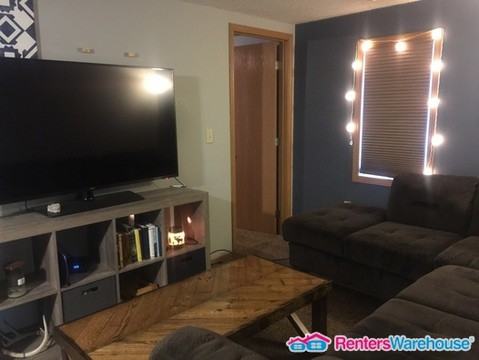 416 Wallace St N - Photo 3 of 10