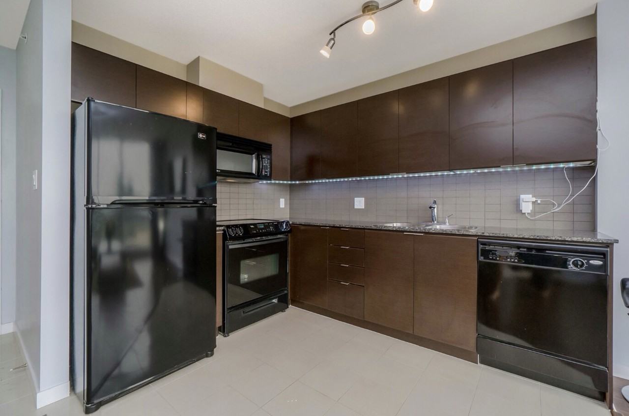 13618 100 Ave - Photo 2 of 7