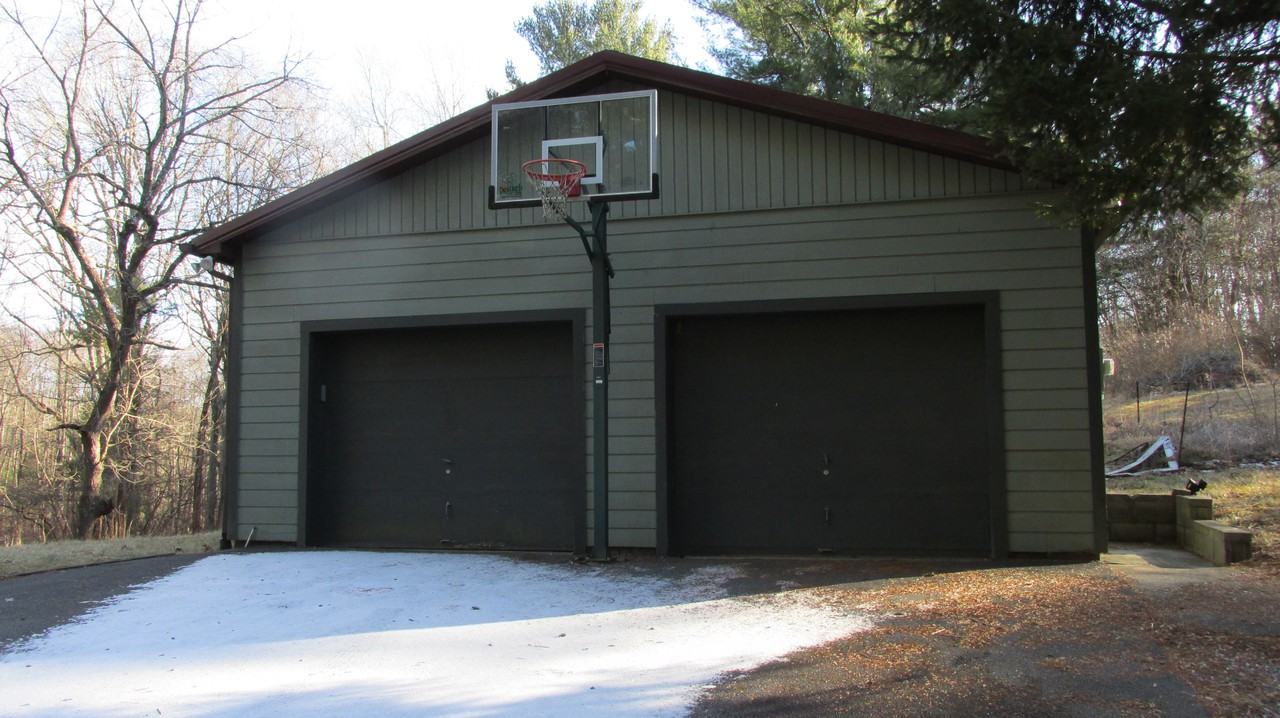 201 Homemont Dr - Photo 2 of 22