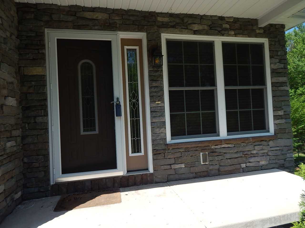 131 Baird St - Photo 3 of 31