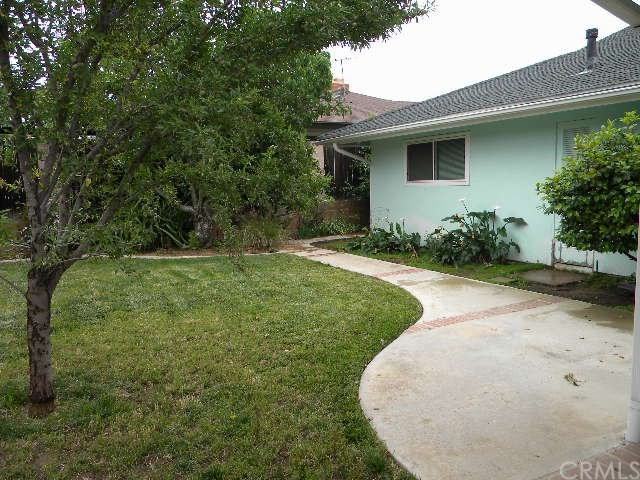 372 Sandalwood Dr - Photo 2 of 21