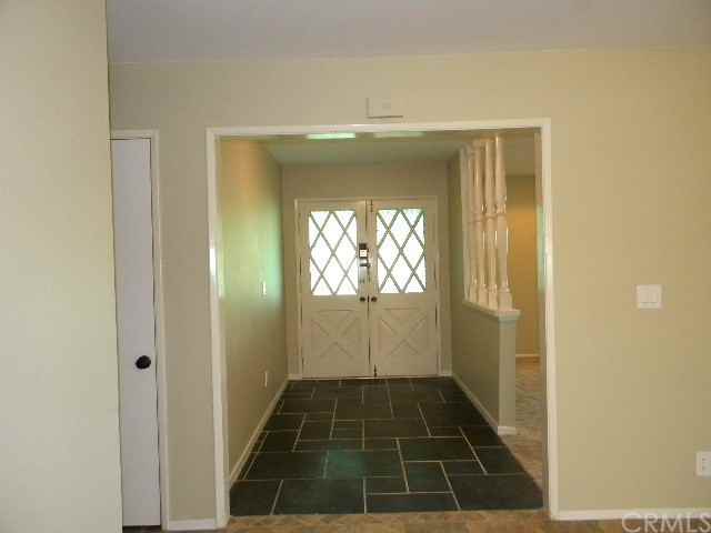 372 Sandalwood Dr - Photo 3 of 21