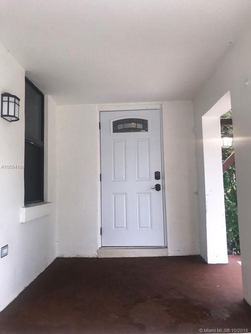 1744 SW 22nd Terrace - Photo 3 of 8