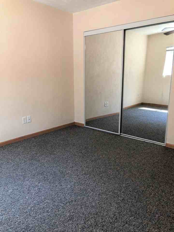 1329-1331 Knollwood Ave - Photo 2 of 41