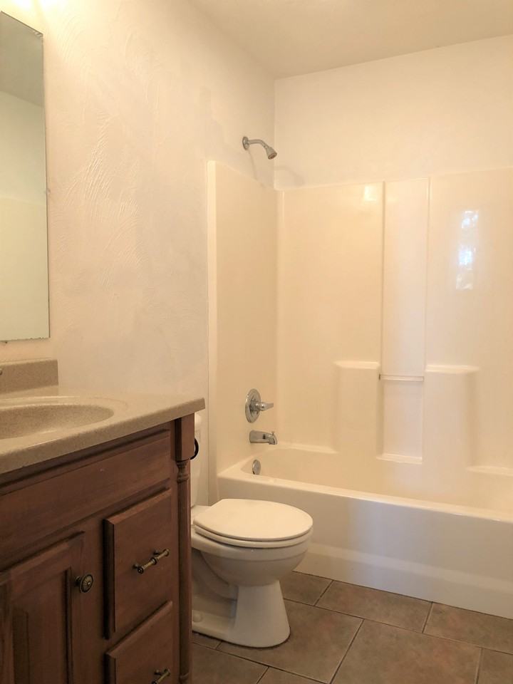 1329-1331 Knollwood Ave - Photo 3 of 41