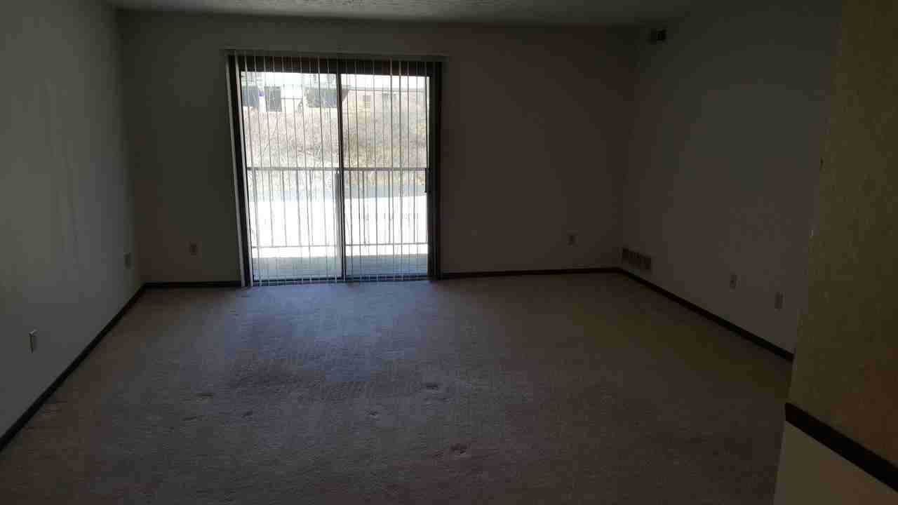 1615 Hampton Knoll Dr - Photo 2 of 6