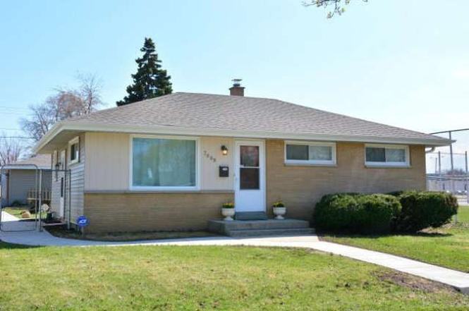 7809 W Green Tree Rd - Photo 3 of 3