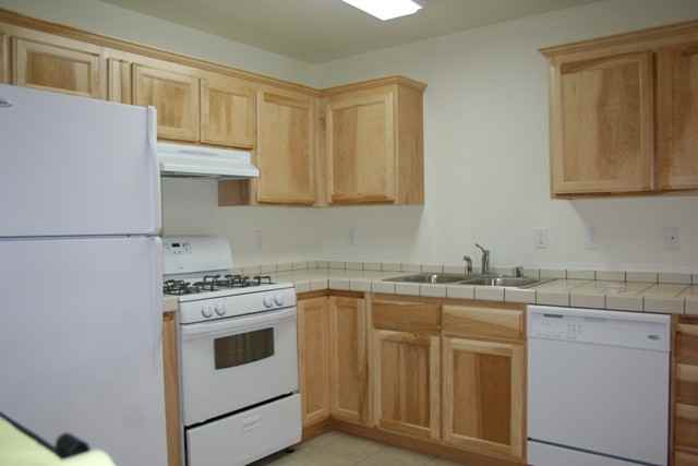 2212 Arbutus St. - Photo 2 of 11