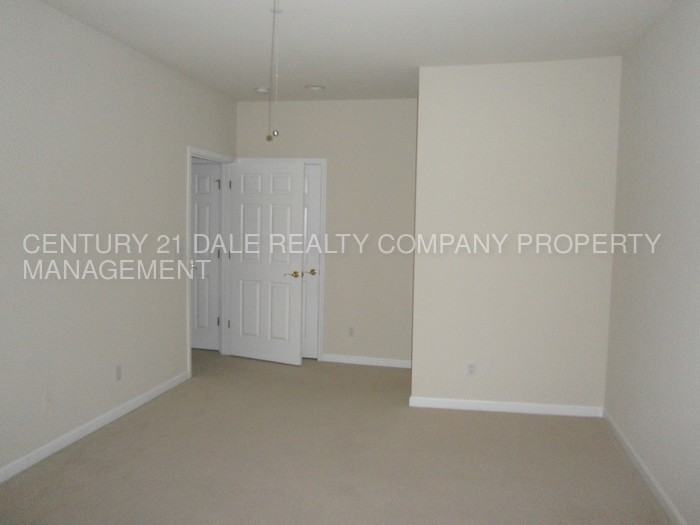 1010 Crest Way #304 - Photo 3 of 22