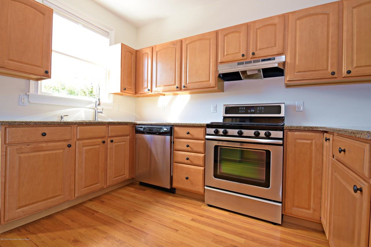 610 Front St - Photo 3 of 23