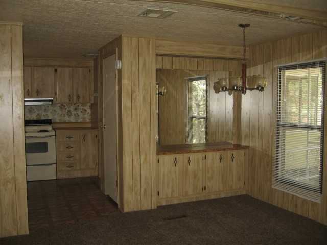 1332 White Tail Ln - Photo 2 of 7