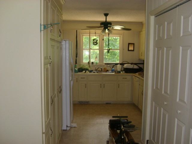 1733 Tigerville Rd - Photo 3 of 5