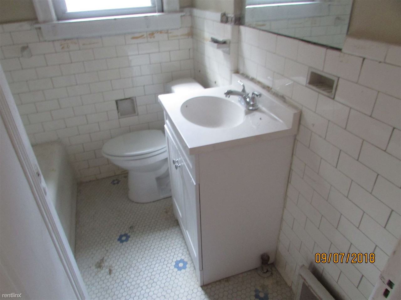 16188 Lawton St - Photo 3 of 5