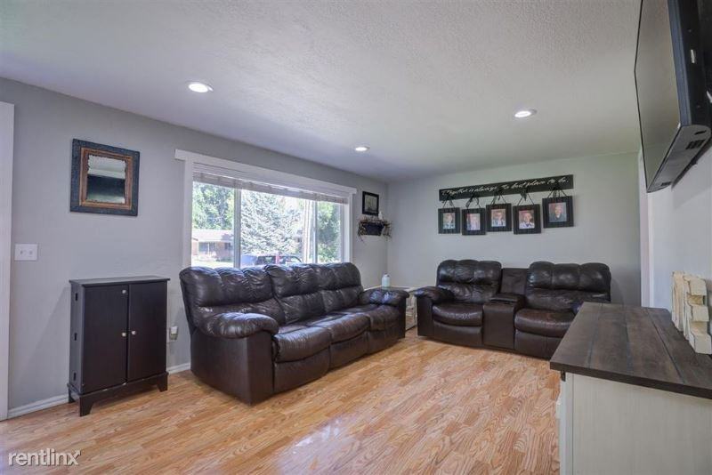 342 N 700 E - Photo 2 of 8