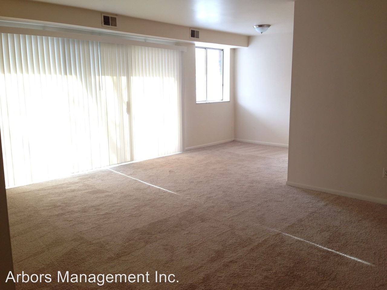 Olympia Park Plaza - Photo 2 of 10