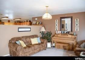 715 Foxridge Dr - Photo 3 of 16