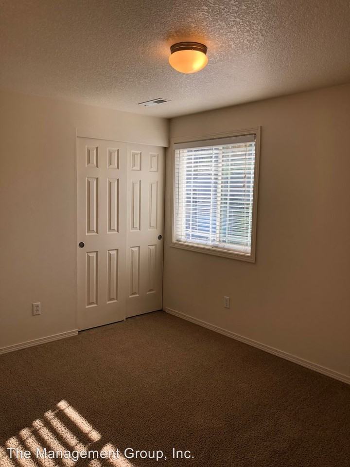 8503 NE 85th Dr - Photo 2 of 9