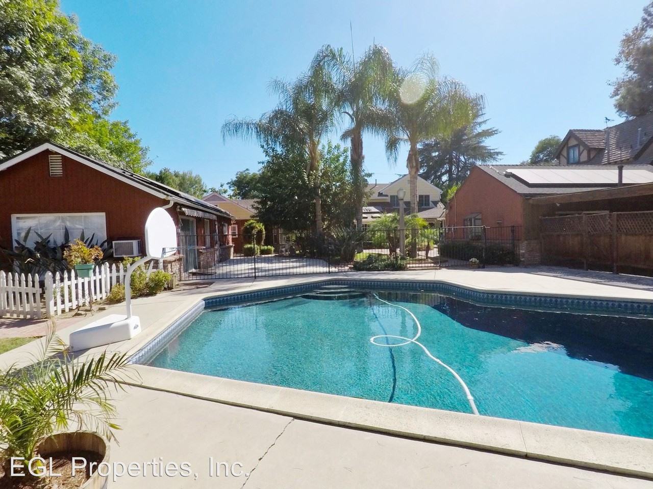 23031 Sylvan St - Photo 3 of 46