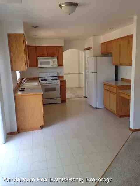 1309 56th St SW - Photo 2 of 9