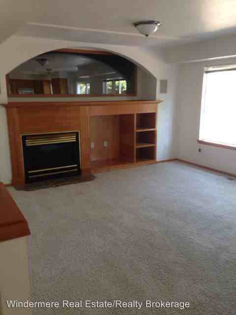 1309 56th St SW - Photo 3 of 9