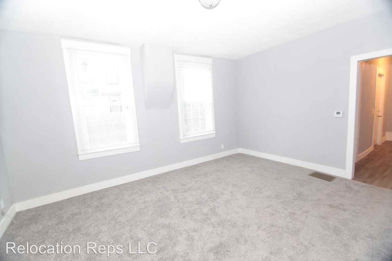 229 Washington St - Photo 3 of 23